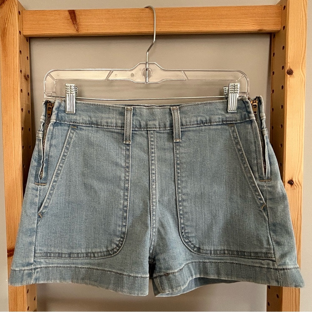 Vintage LEVI’S Orange Tab Washed Blue Denim Women's Flat Front Shorts Size 29